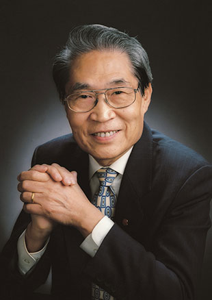 8-张震康-北京医学院口腔医学系主任（1984-1985）；北京医科大学口腔医(学)院院长（1988-1996）.jpg